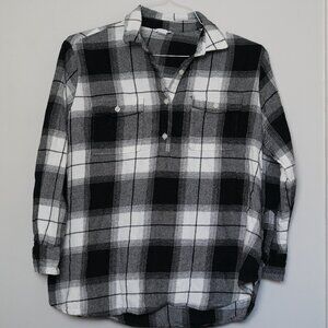 Old Navy Plaid Maternity Flannel Size Small